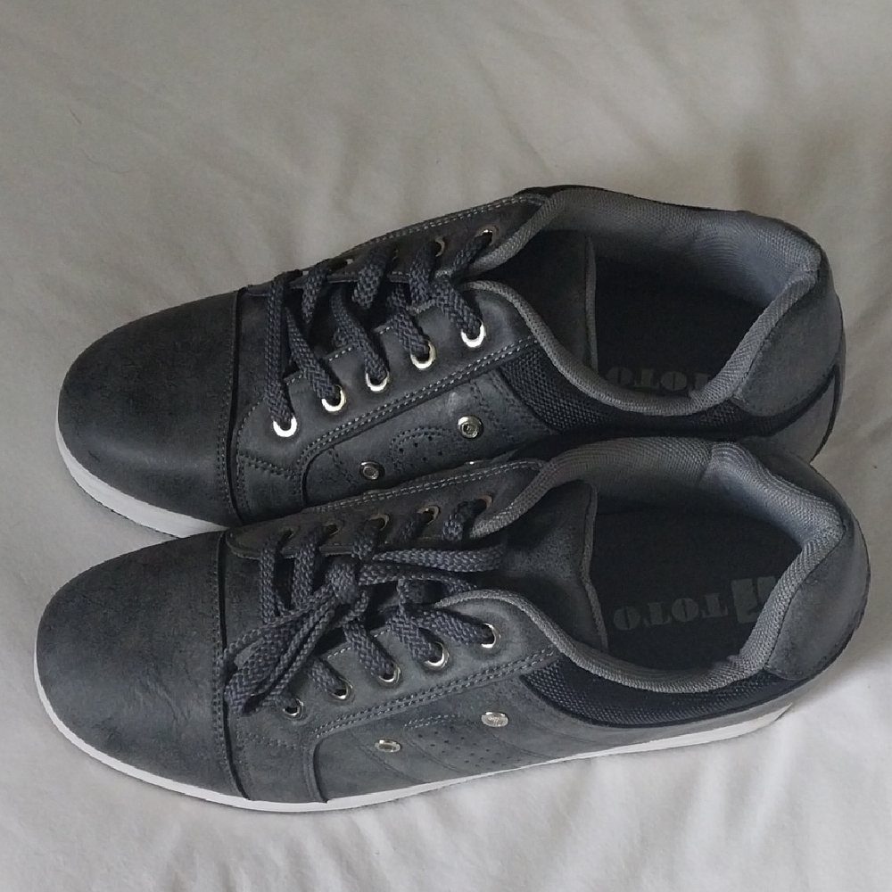 Toto NWOB Lace Up Wedge Sneakers Size 11